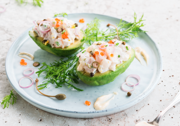 Vissalade met avocado - Salade de poisson crémeuse à l’avocat