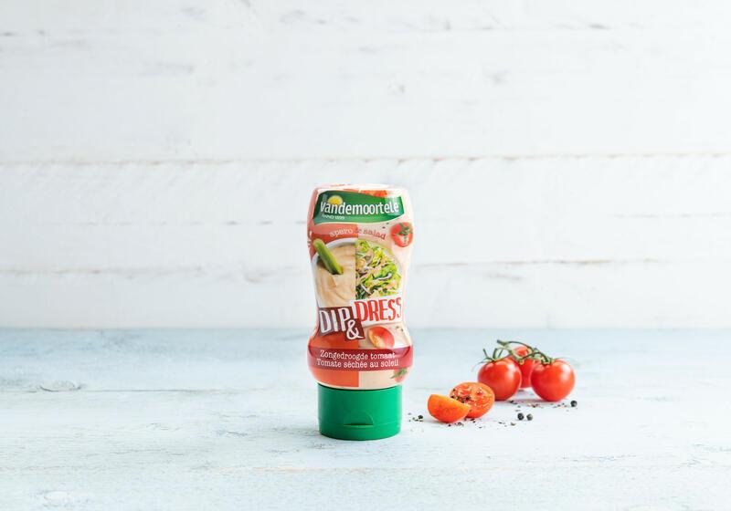 Dip&Dress met zongedroogde tomaten