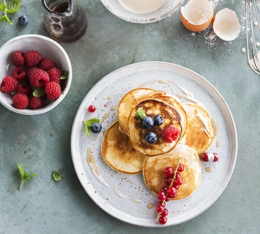 American pancakes met bosbessen - Pancakes à l'Américaine aux fruits des bois