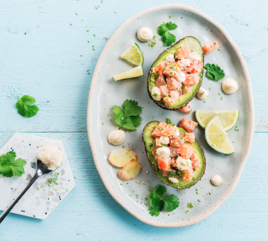 Zomerse zalmsalade met avocado - Salade de saumon estivale à l’avocat