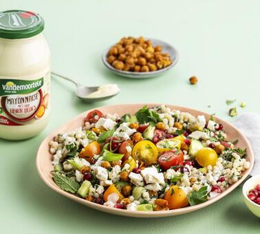 Salade de couscous perlé aux herbes et noix